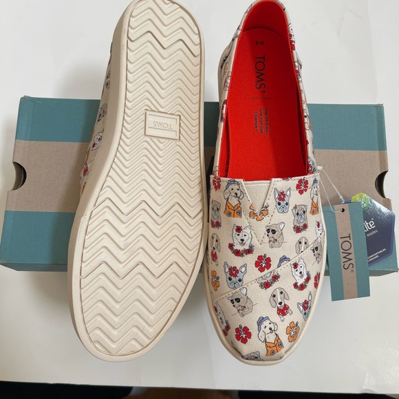 Brand new Tom’s with doggie images - Picture 3 of 4